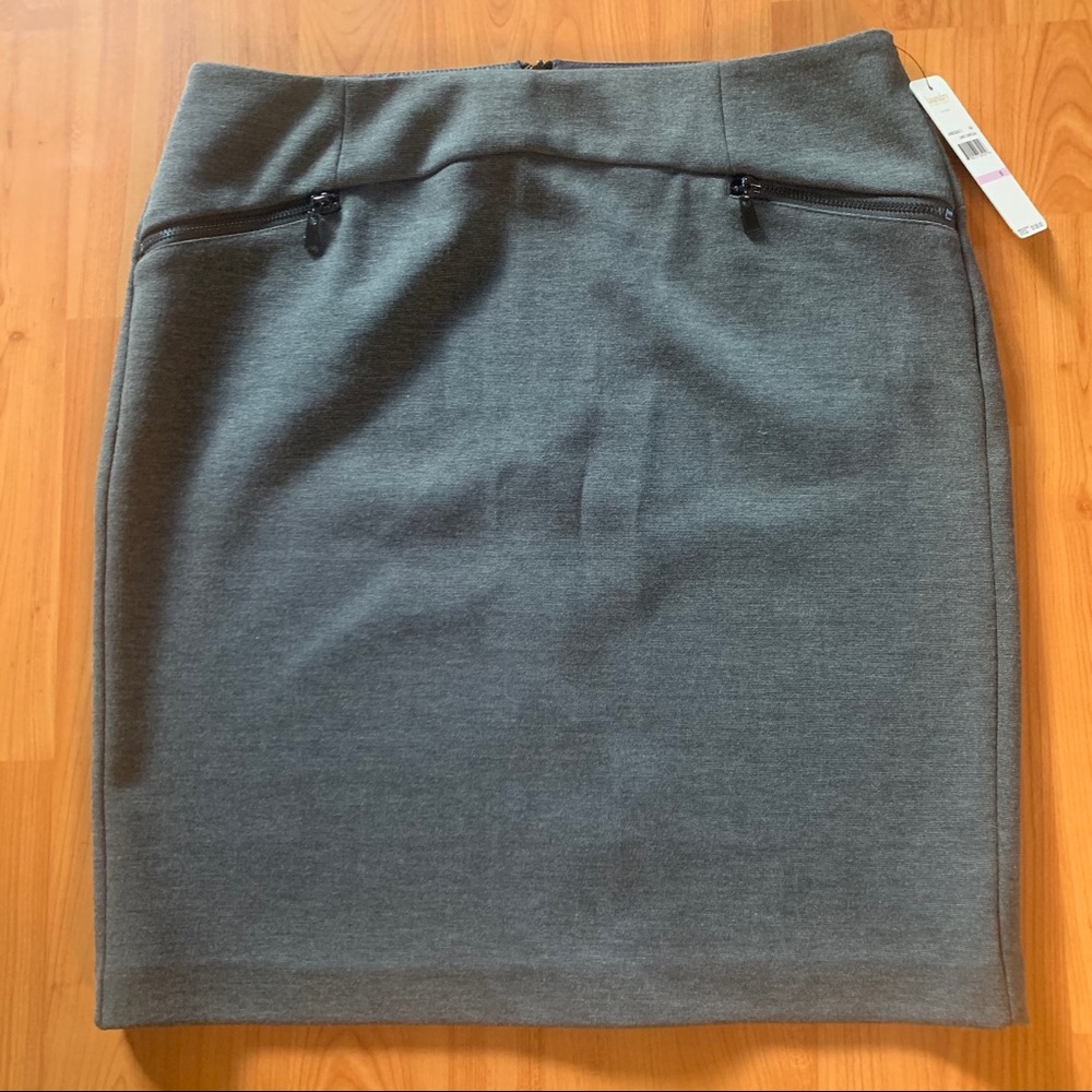 Laundry by Shelli Segal Grey Skirt